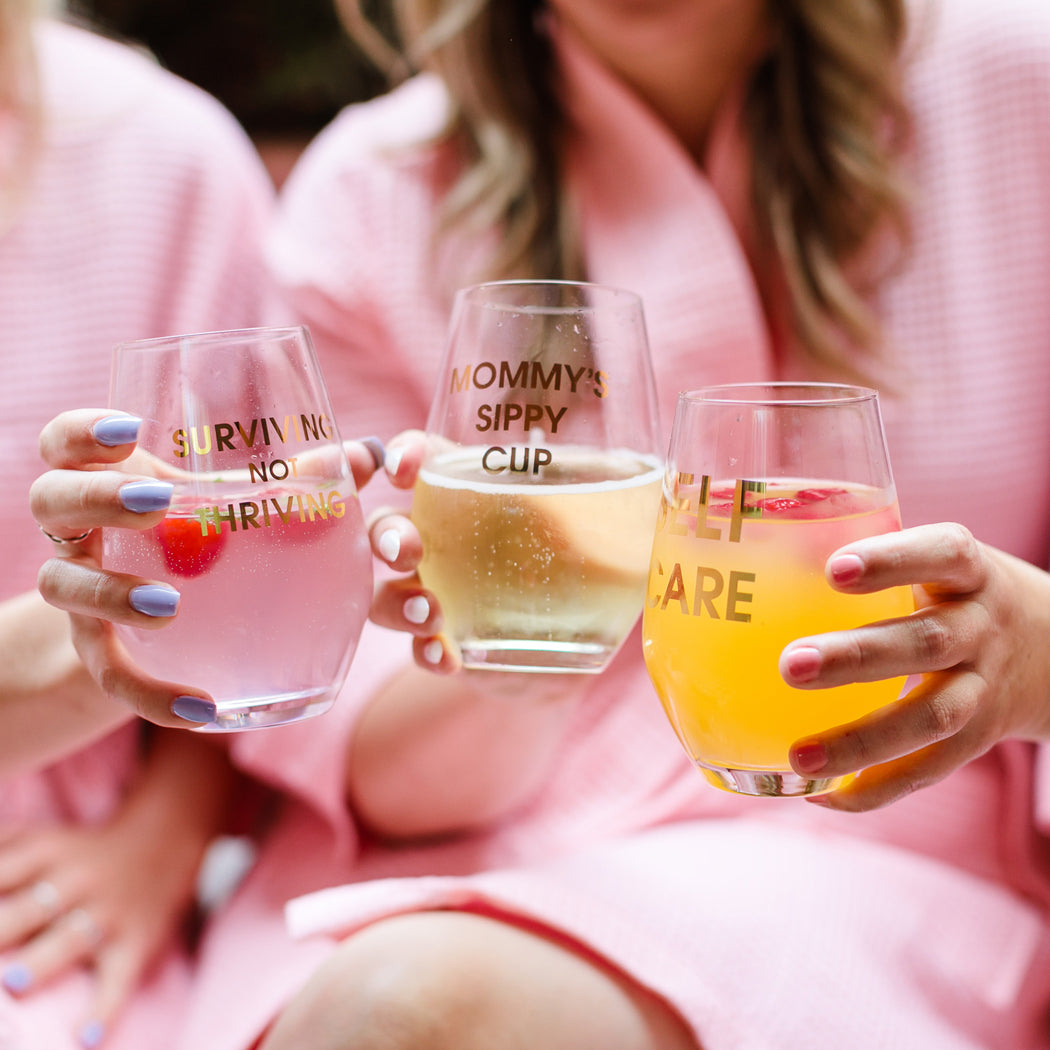 Mommy's Sippy Cup - Gold Foil Stemless Wine Glass - Thumbnail 3